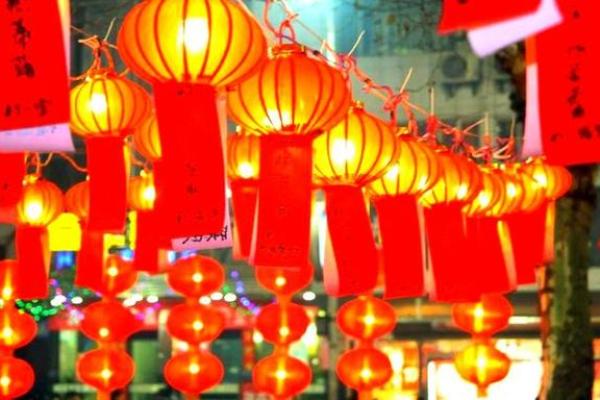传统民俗闹元宵 传统民俗闹元宵吃什么