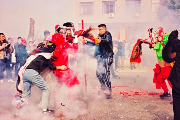 传统民俗闹元宵 传统民俗闹元宵吃什么