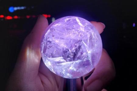 水晶球的风水作用 紫色水晶球的风水作用