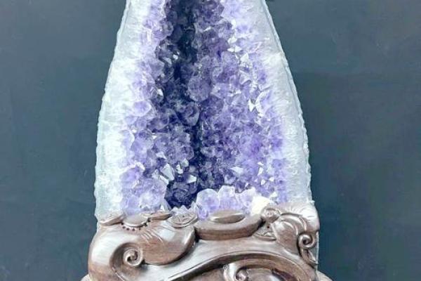 水晶风水_水晶碎石原石放家里好吗