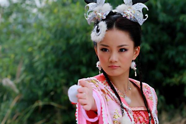女主既会算命又混娱乐圈