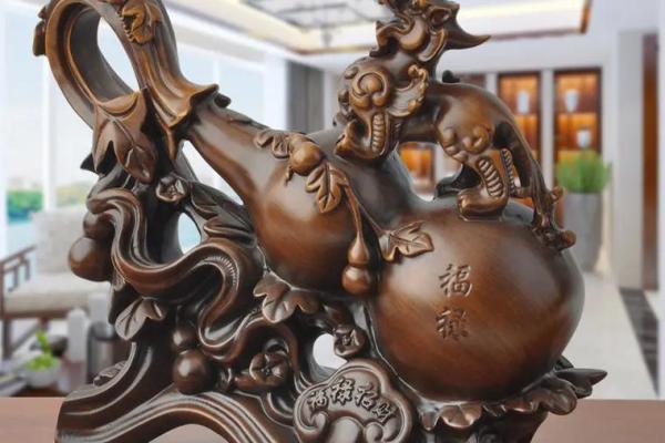 客厅里的风水摆件需要注意什么？