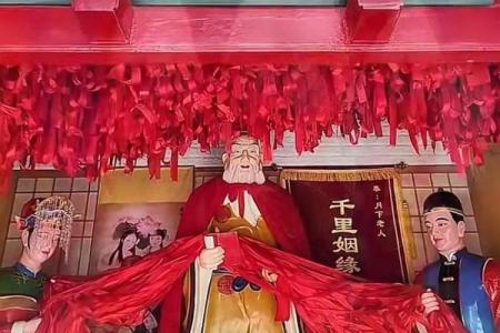 月老姻缘的文案句子伤感 月老姻缘一线牵图片？