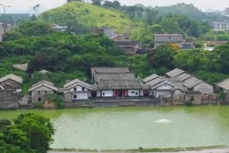 前有明堂，后有靠山！这样的风水宝地千金不换！