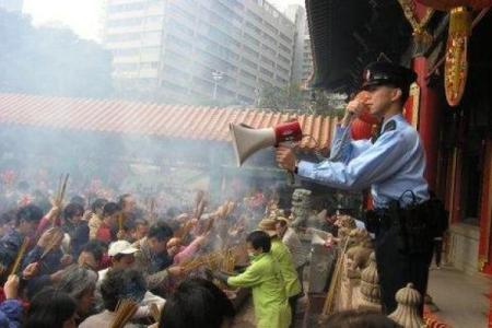 哪里的寺庙有真人算命师傅