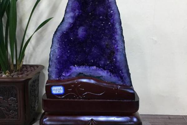 风水挡煞气：水晶这样摆聚福气