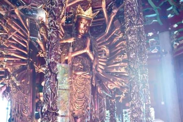 风水寺里摆放假花可以供佛吗