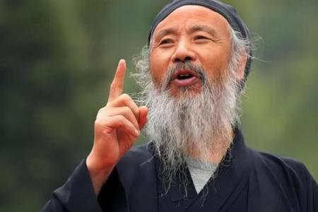 大师摸骨算命搞笑视频