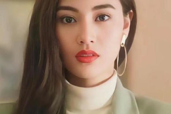 李嘉欣紫薇斗数
