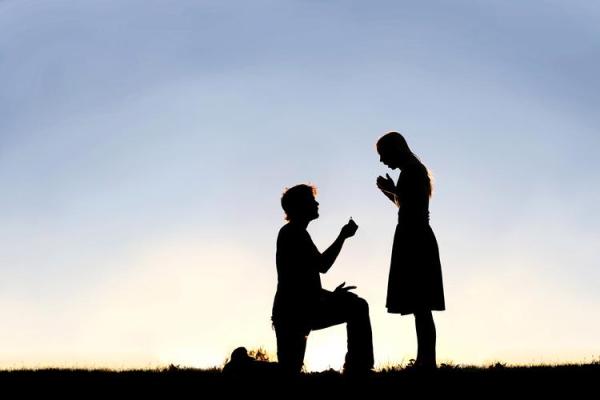 一个人的八字没有桃花 是否会一辈子不结婚 男人女人还是有区别的