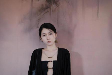 八字中辛金女长相特点 辛金女在八字中的长相特点是什么