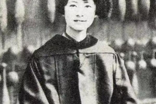 民国离婚第一人，徐志摩老师八字分析