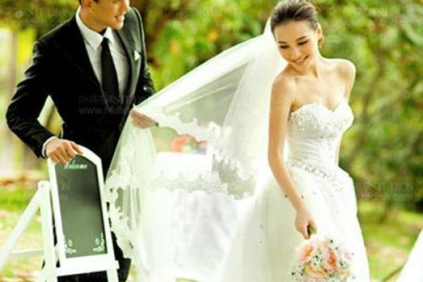 何洁的八字命理中有几次婚姻