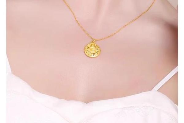 八字水多的女性适合佩戴哪些首饰呢